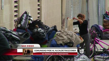 Indigentes visitan al alcalde de San Diego para exigir acciones