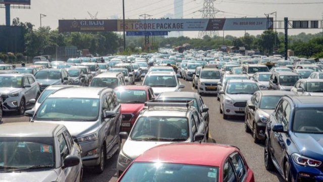 Traffic at Delhi-Noida border, NCP target on Wankhede & more
