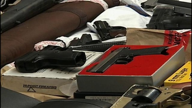 VIDEO: Cárcel para los que disparan armas de fuego en año nuevo