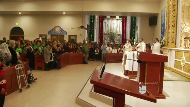Feligreses de San Diego celebran el día de la Virgen
