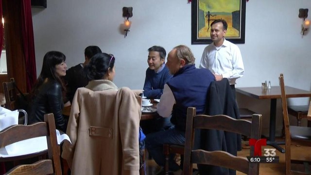 Restaurantes en San Diego podrían cobrar un 3% extra