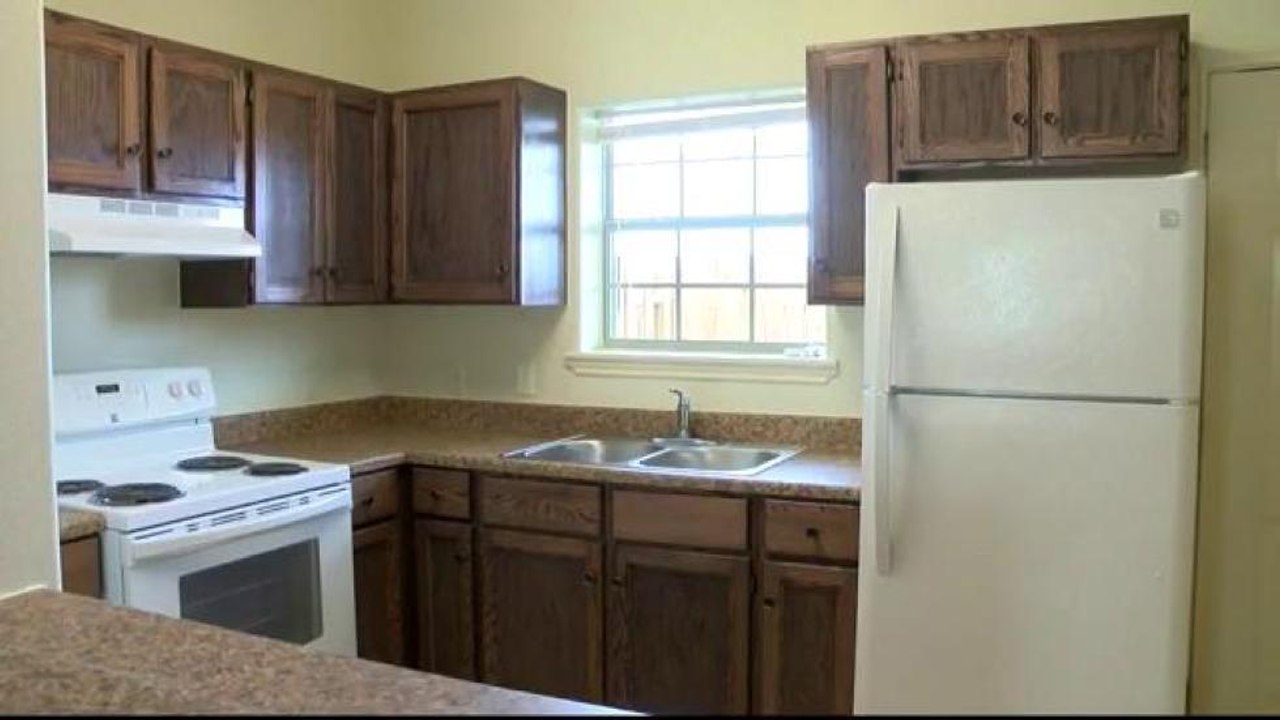 Inauguran complejo de viviendas accesibles