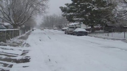 Riesgos al caminar sobre lagos congelados.