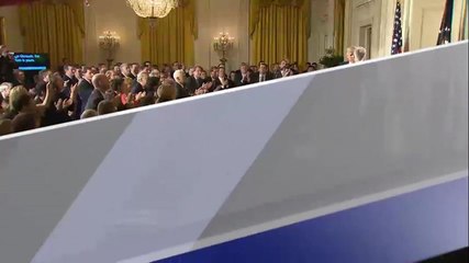 Presidente Trump continúa firmando órdenes ejecutivas sobre inmigración.mp4