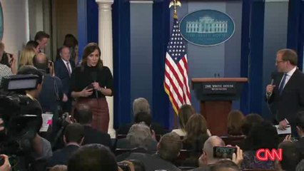 Sean Spicer ofrece primera sesión informativa con la prensa