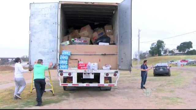 Cubanos en Estados Unidos ayudan a sus paisanos en Nuevo Laredo