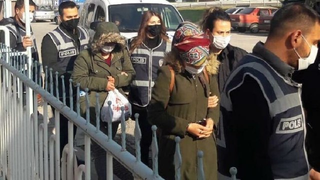 Evlilik vaadiyle dolandırdılar