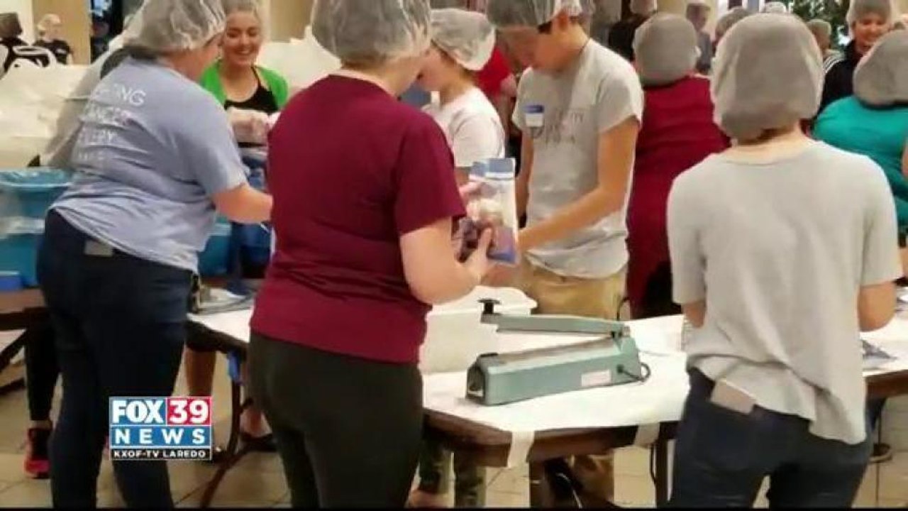 TAMIU students volunteer to help