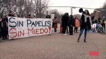 Protesta frente a la Casa Blanca por redadas