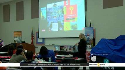 Autoridades escolares se reúnen con compañias de libros de texto