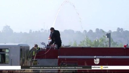 Incendio de grandes proporciones se desata en dos bodegas