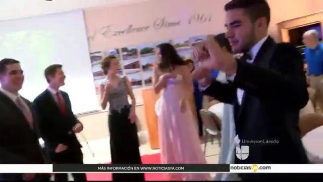 Piden donaciones de vestidos y trajes para graduaciones