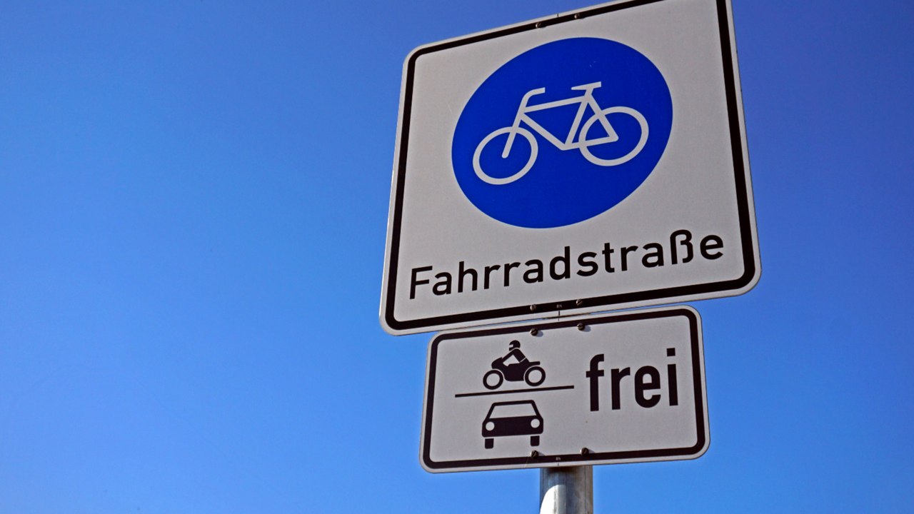 Keine Autos erlaubt? Das müssen Sie über die Fahrradstraße wissen