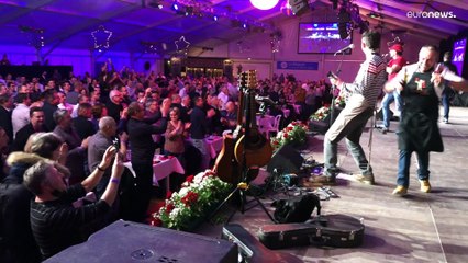 Prende la chispa del vino joven de Beaujolais