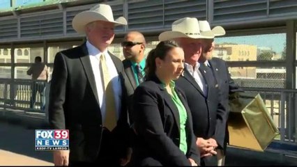 Texas Commissioner And Tamaulipas Governor Meet At International Bridge 1