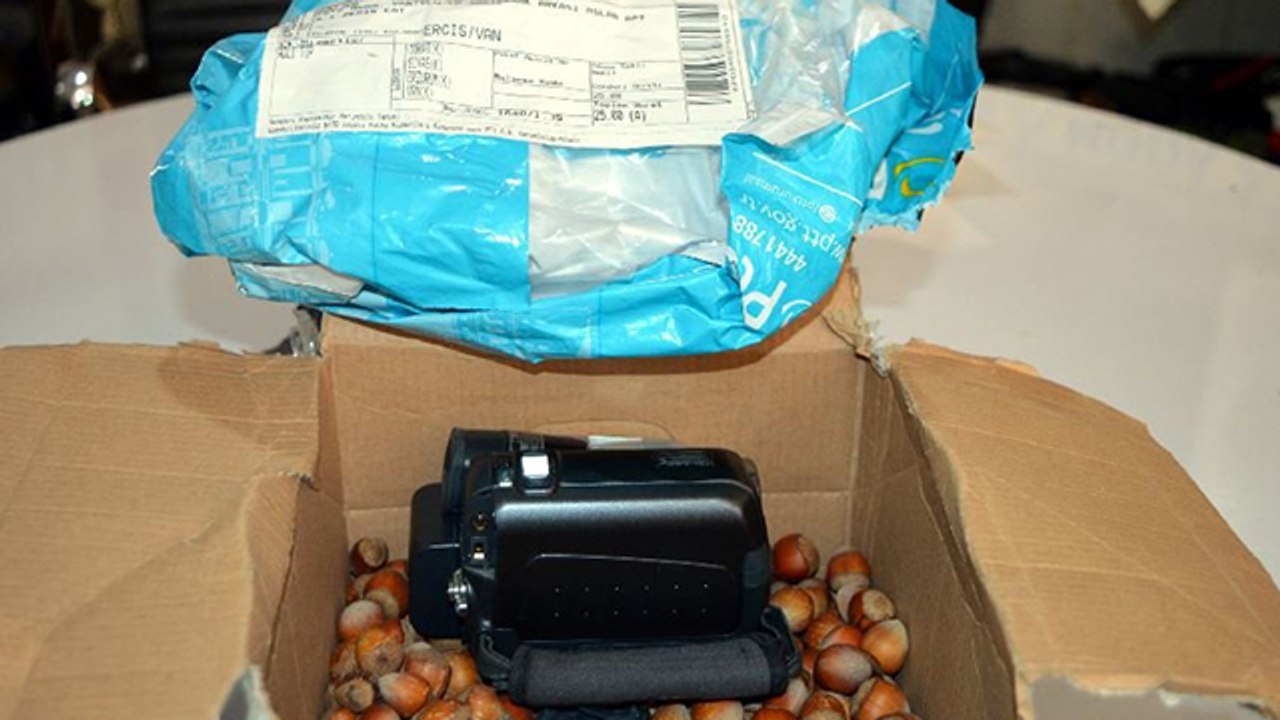 İnternetten fotoğraf makinesi aldı, fındık ve bozuk kamera geldi