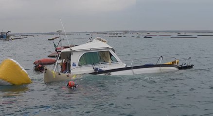 Duino - Aurisina (TS) - Recuperata imbarcazione affondata (18.11.21)