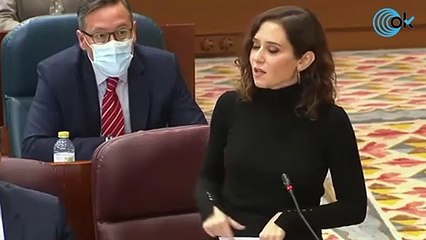 Ayuso acusa al PSOE de traición a España: "Revisan la Transición para que nos peguemos entre hermanos"