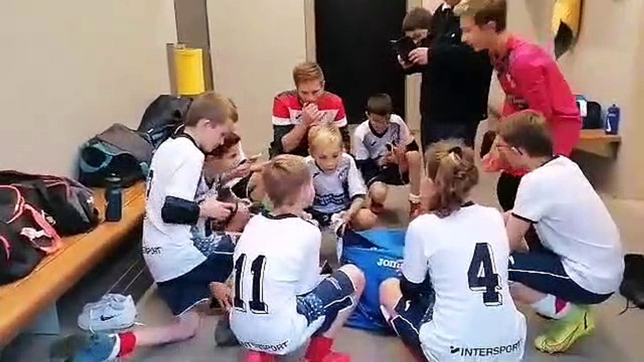 Célébration victoire ! ES Janval / ES Tourville (championnat U13 D1 le 20/11/2021)
