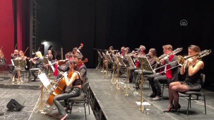 ESKİŞEHİR - "Senforock konseri" sanatseverleri coşturdu