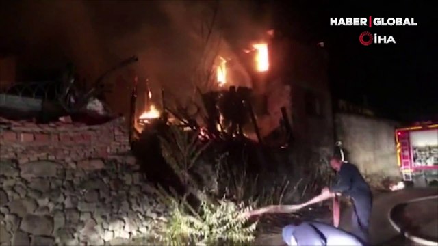 Ankara'da bir binada doğal gaz patlaması sonucu yangın çıktı