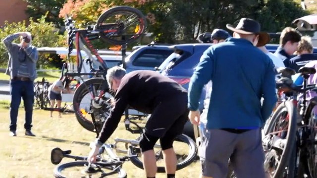 Small NSW town hit by drought, bushfires and COVID makes incredible turnaround