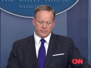 Spicer no sabe si Trump ordenó buscar pruebas de vigilancia