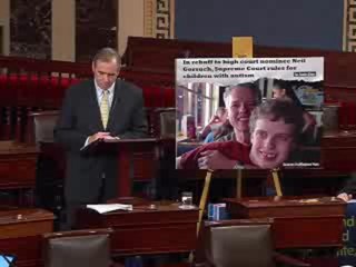 Senador Merkley habla por 15 horas