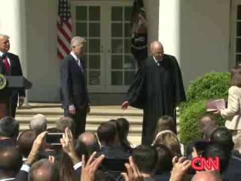 Neil Gorsuch es juramentado en la Casa Blanca