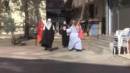 Diyarbakır annelerinin oturma eylemine bir aile daha katıldı