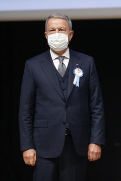 Erciyes Üniversitesinden Bakan Akar'a fahri doktora (2)