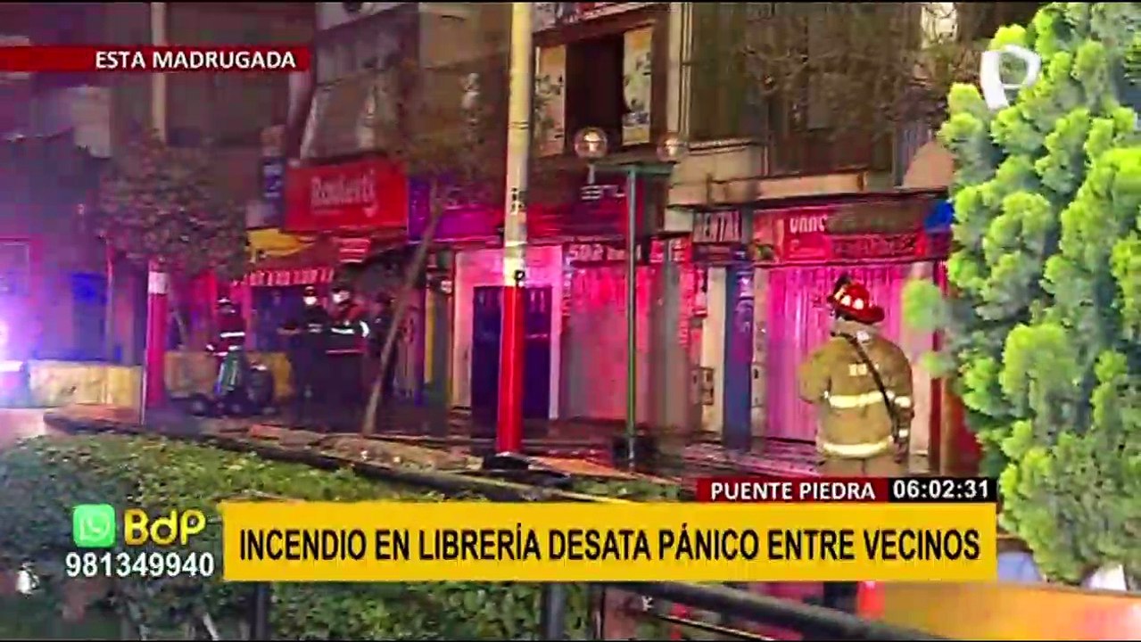 Incendio consume librería y afecta restaurante en Puente Piedra
