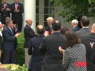 Trump celebra aprobación de Trumpcare en la Cámara