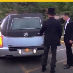 Chica llega a su 'prom' ¡en un ataúd!