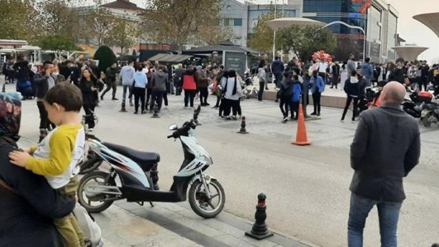 Düzce'deki deprem sonrasında vatandaşlar sigorta şirketlerine akın etti: Telefonlarımız kilitlenmiş durumda