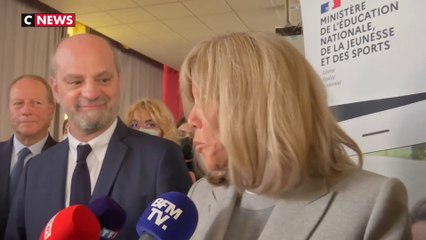 Jean-Michel Blanquer : «On ne doit pas triturer la langue française»... Brigitte Macron : «Et deux pronoms c’est bien»