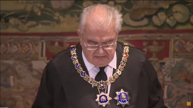 El presidente del TC pide en su despedida a los magistrados que eviten crispación, crítica o estridencia