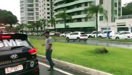 Dois acidentes na Beira-mar Norte e chuva deixam trânsito lento na Grande Florianópolis