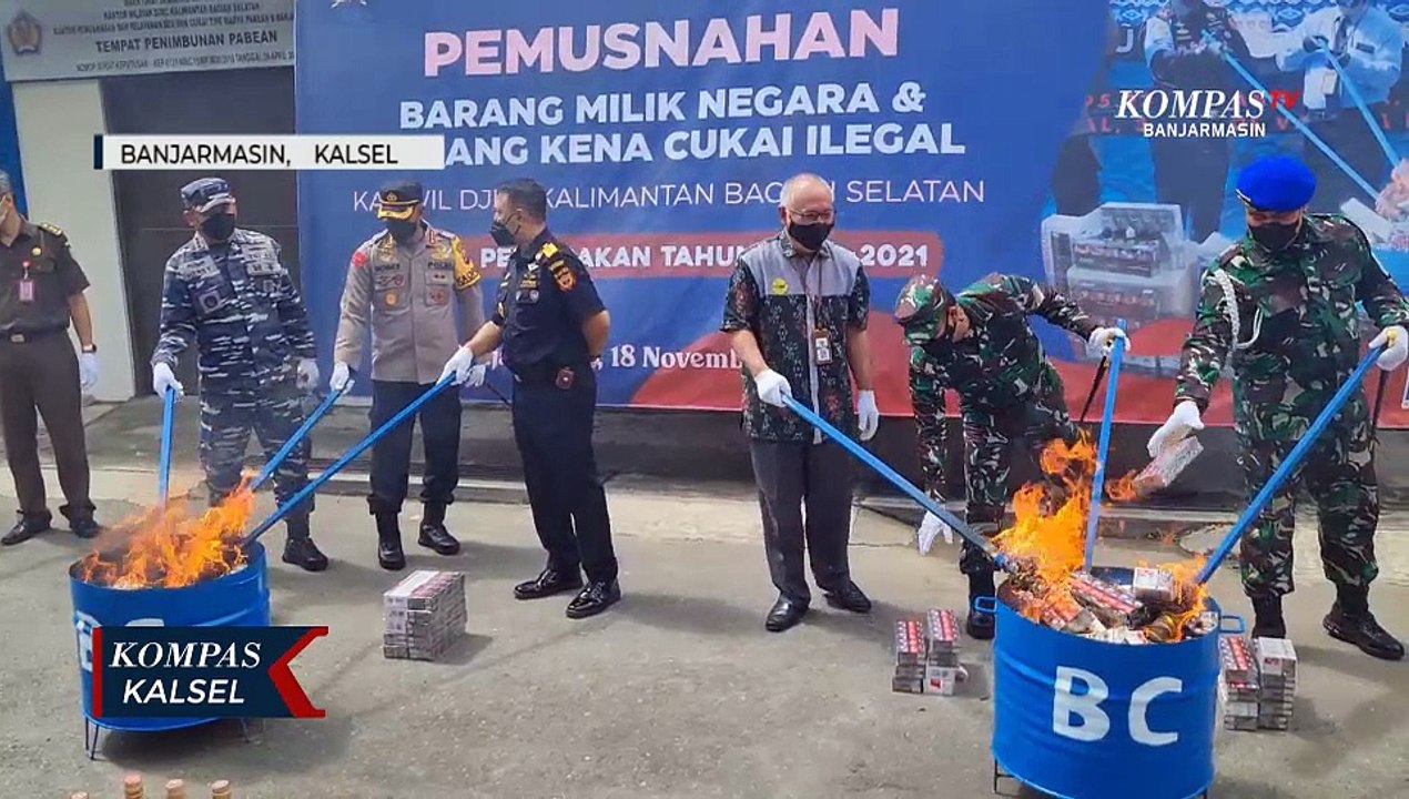 Bea Cukai Kalbagsel Musnahkan 1 Juta Batang Rokok Ilegal dan Puluhan Miras Ilegal