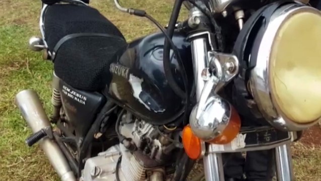 Carro e moto se envolvem em colisão na Avenida Tancredo Neves