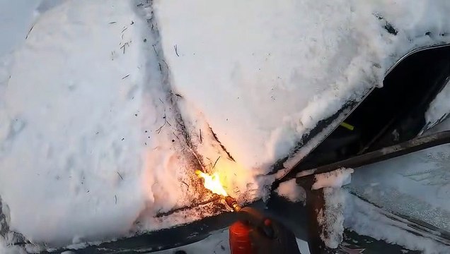 Lada VAZ 2104 Cold start attempt with five year old fuel