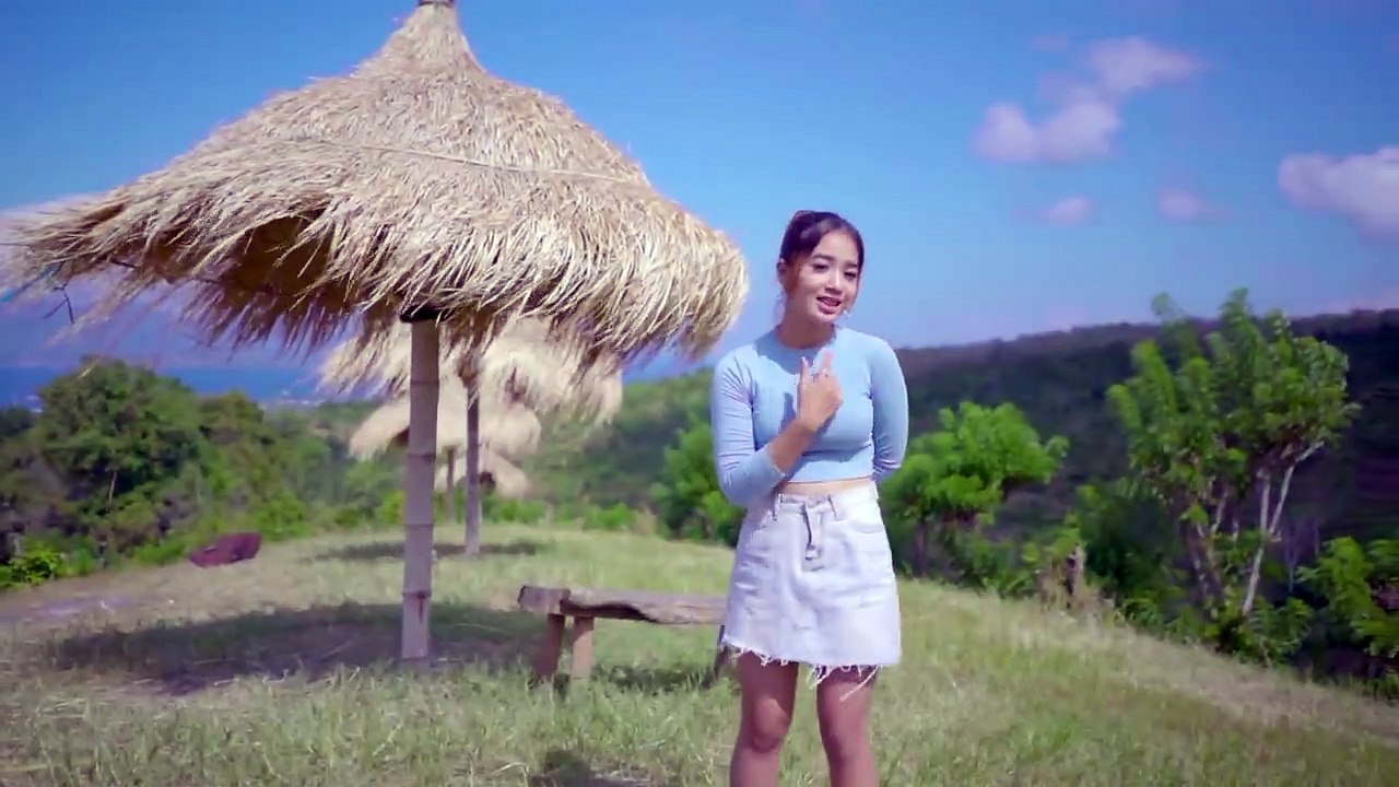 Bukan Cinta Biasa  (DJ REMIX) - Era Syaqira  -  Diriku Hanya Insan Biasa