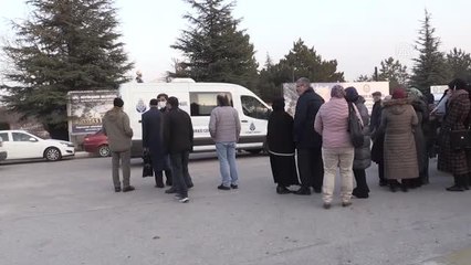 ESKİŞEHİR - Öldürülen karı koca ile intihar ettiği öne sürülen oğullarının cenazeleri toprağa verildi