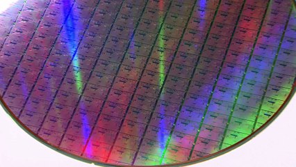 Bruxelas abre porta a ajudas estatais contra a crise de semicondutores