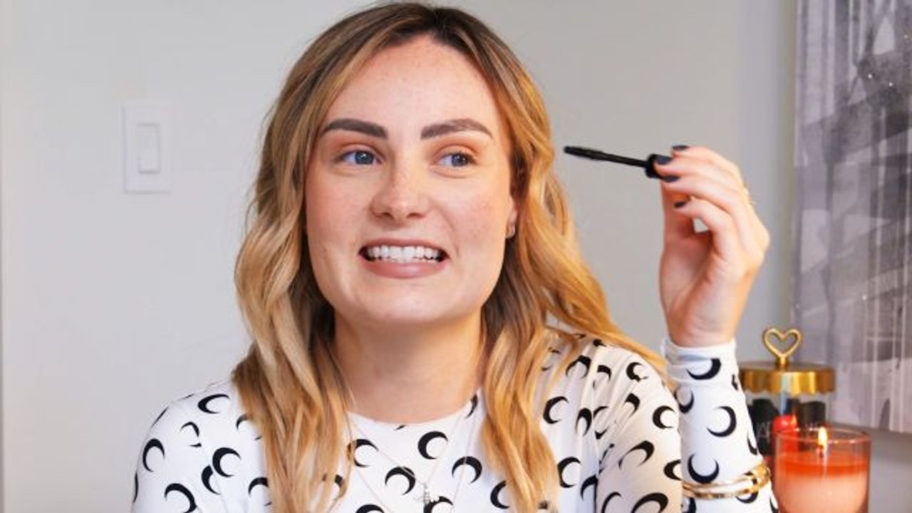 Molly Burke's 10 Minute Blind Beauty Makeup Routine