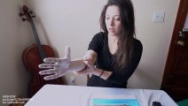 Elle teste sa nouvelle prothèse de main et sa réaction est magique
