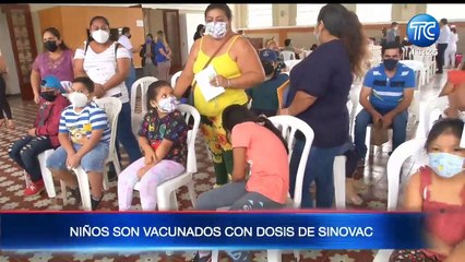 Niños de 5 a 11 años se vacunan con dosis de Sinovac