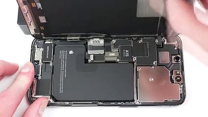 Apple vai passar a comercializar peças de reparo dos iPhones 12 e 13