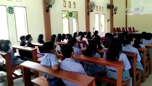 Satbinmas Polres Melawi Gelar Penyuluhan Bermedia Sosial di Sekolah
