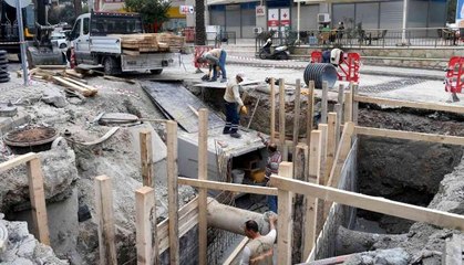 Kuşadası Belediyesi, alt ve üst yapı çalışmalarını sürdürüyor